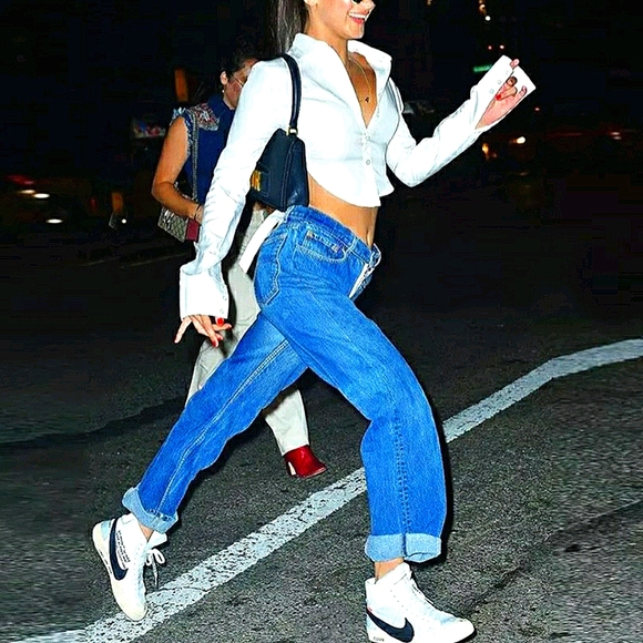 💋BACKLESS LONG SLEEVE CROP TOP!!! - Picture 2 of 14